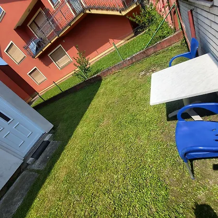 Garsonjera U Centru Rum i privatbostad Prnjavor (Republika Srpska)