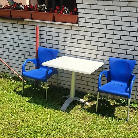 ホームステイ Garsonjera U Centru